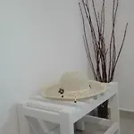 Sea Escape Boutique Apt-near Agii Aposto Li *