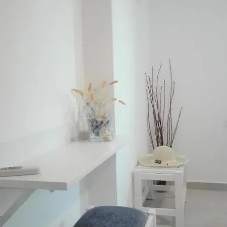 Sea Escape Boutique Apt-near Agii Aposto Li