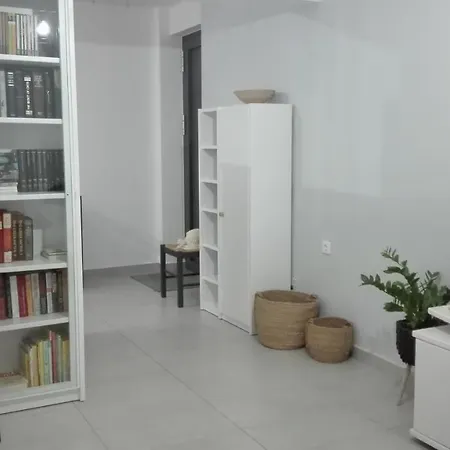 Sea Escape Boutique Apt-near Agii Aposto Li